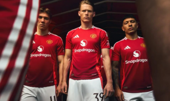 Inspiriran klasičnim dresovima