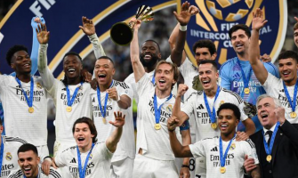 39-godišnji kapetan Real Madrida emotivno je podigao pehar